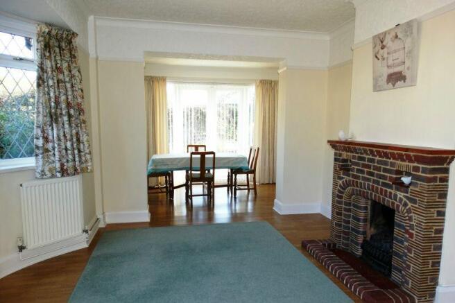 LOUNGE AREA
