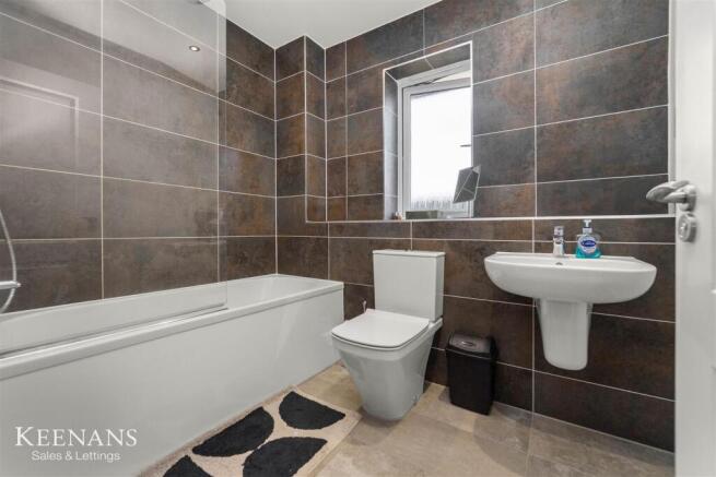 3 bed Semi-Detached for sale Image 9
