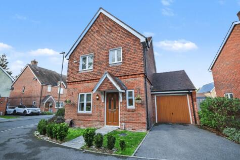 Juniper Close, Wrecclesham, Farnham, GU10