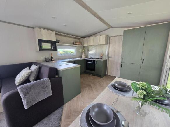 Kitchen 4.jpg