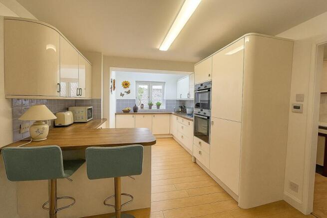 4 bed Detached for sale Image 7