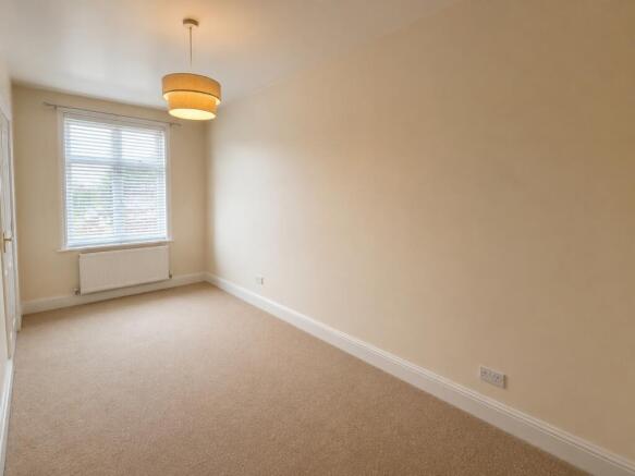 4 bed Semi-Detached for sale Image 4