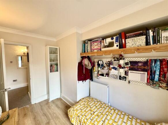 BEDROOM 2
