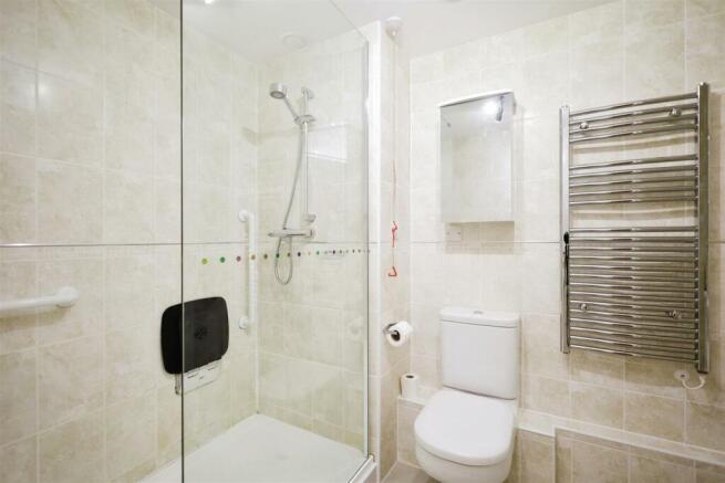 42martellocourtjevingtongardenseastbournebn214sd8.