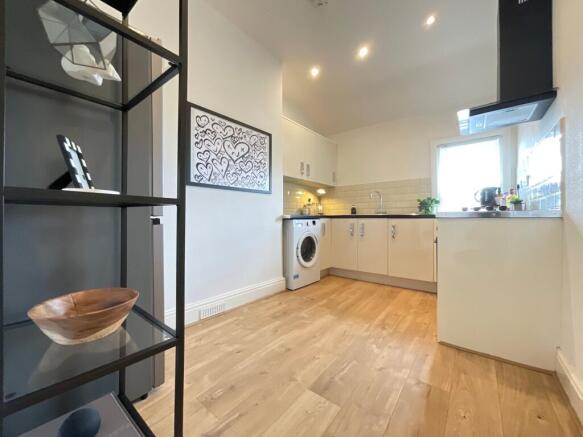 1 bed Flat for sale Image 4