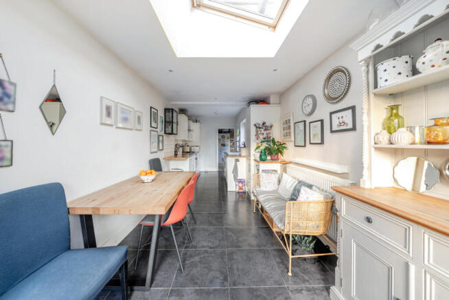 1386098-15-6929be...