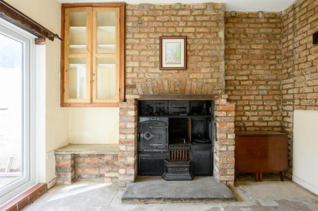 3 bed Terraced for sale Image 4