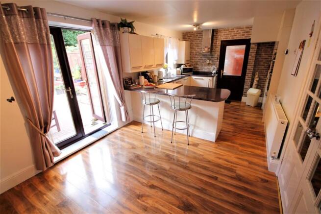 Open Plan Kitchen and Dining Room