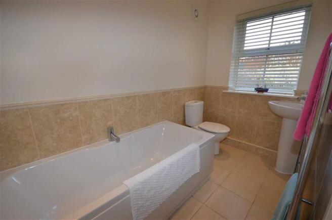 FAMILY BATHROOM