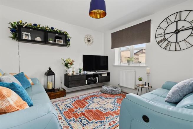 Lounge/Dining Room