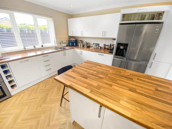 Kitchen/Breakfast Room