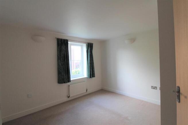 Bedroom 1.jpg