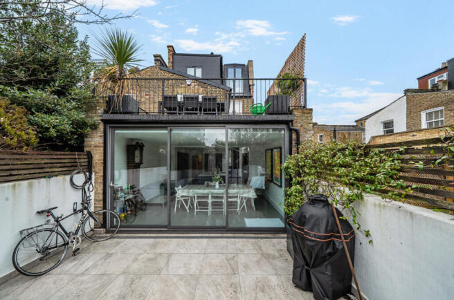 Bloemfontein Avenue, London photo 4