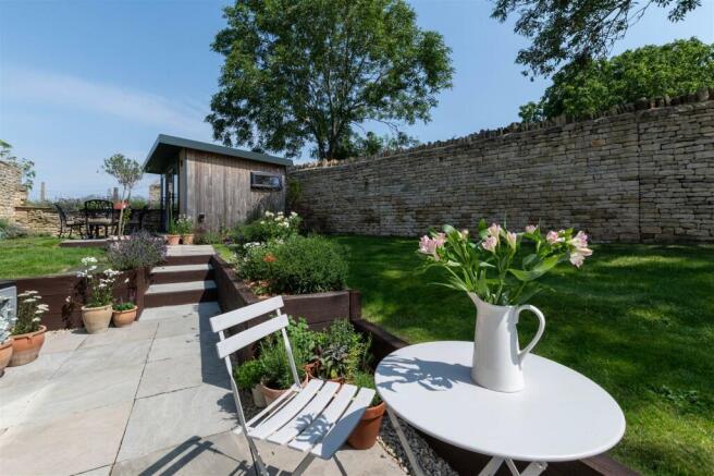 Dovecote Cottage 006.jpg