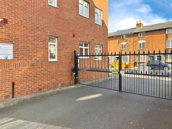 f26d2843--4A9D-9A88-78BE8DFAF249-21219-000007F4BC0