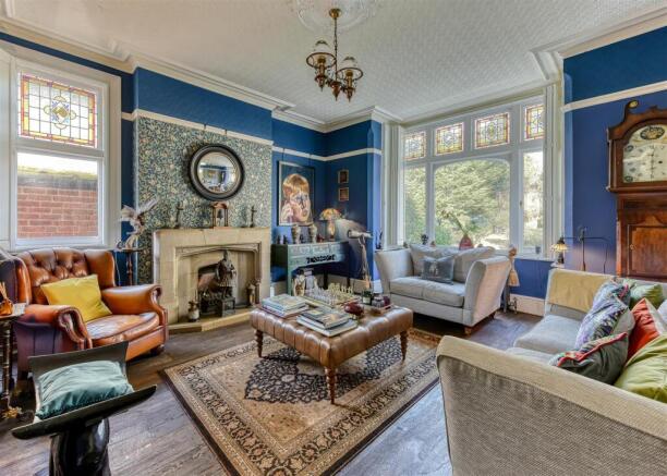 49 Richmond Road-lounge.jpg