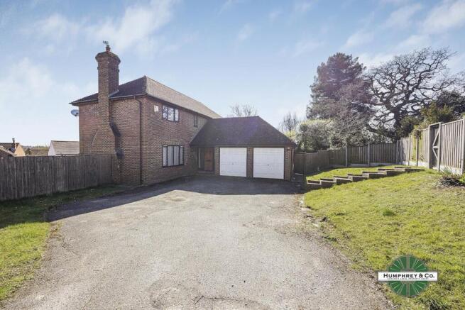 12A Alderton Close, Loughton -020-1200.jpg