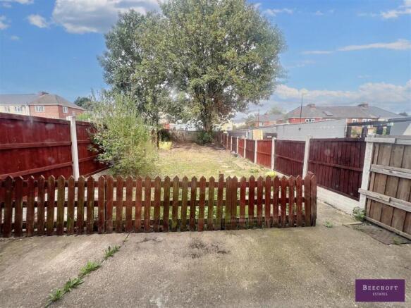 3 bed Terraced to rent Image 8