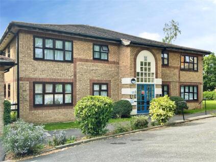 Abbs Cross Gardens, Hornchurch, RM12