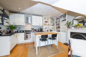 Flat 5, 64, Lavender Gardens, London SW11 1DN