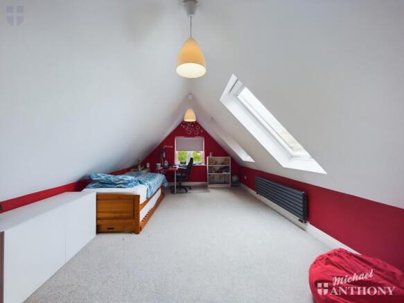 CAM01064G0-PR0368-STILL034