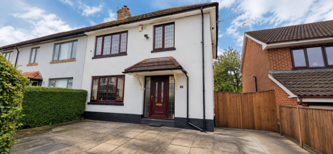 3-bed semi-detached on Kayswood Road, Marple, £395,000