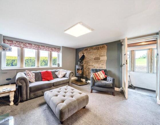 4 bed Detached for sale Image 7