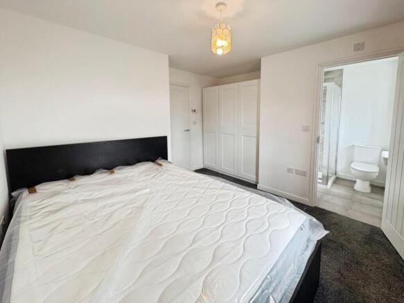 3 bed Semi-Detached for sale Image 11