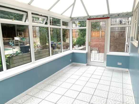 Spode Grove, Westbury Park, Newcastle, ST5 4HF photo 5