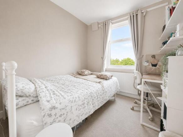 4 bed Semi-Detached for sale Image 10