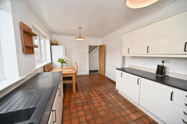 4 bed Detached for sale Image 4