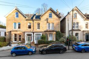 Second Floor Flat, 35, Waldegrave Road, Anerley, London SE19 2AL