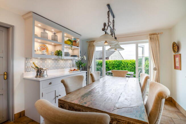 4 bed Cottage for sale Image 9