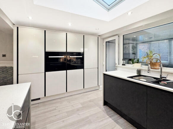 20251128_15131324...