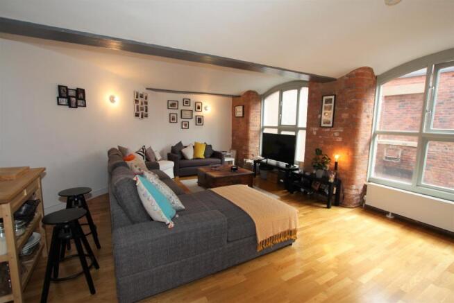 Open Plan Living/Dining Area