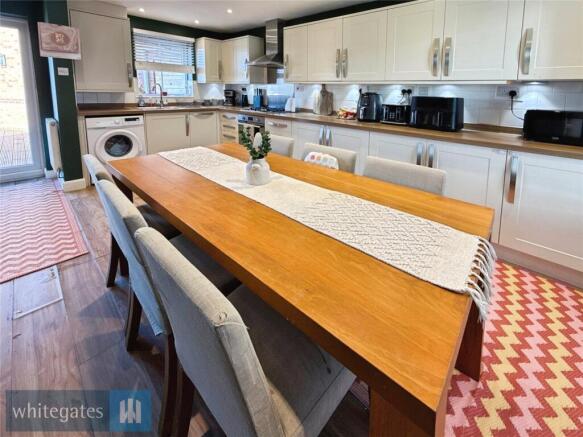Quarry Bank Close, Cudworth, S72 photo 2