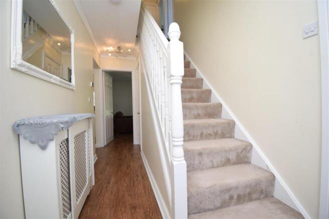 4 bed Detached to rent Image 10