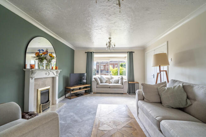4 bed Detached for sale Image 4
