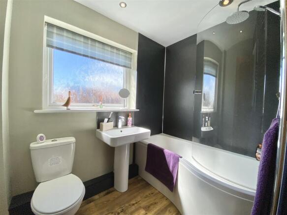 3 bed Semi-Detached for sale Image 12