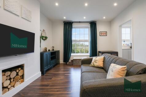 Masefield Crescent, London, N14