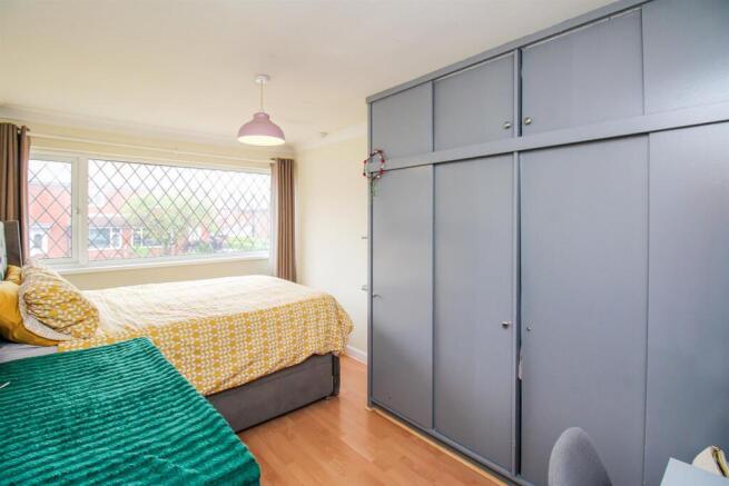 3 bed Semi-Detached for sale Image 6