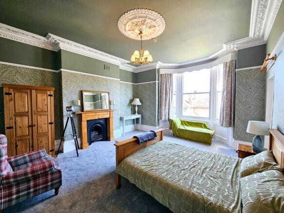 7 bed Semi-Detached for sale Image 12