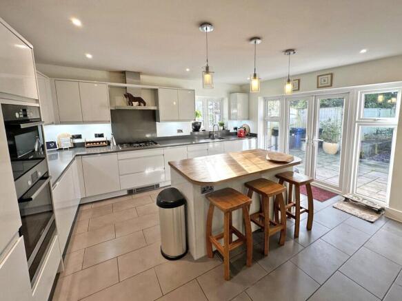 Westbeams Road, Sway, Lymington, Hampshire, SO41 photo 4