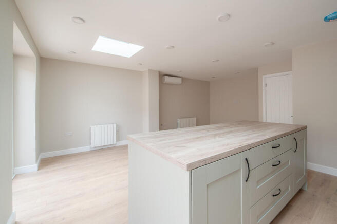2 bed Bungalow for sale Image 6