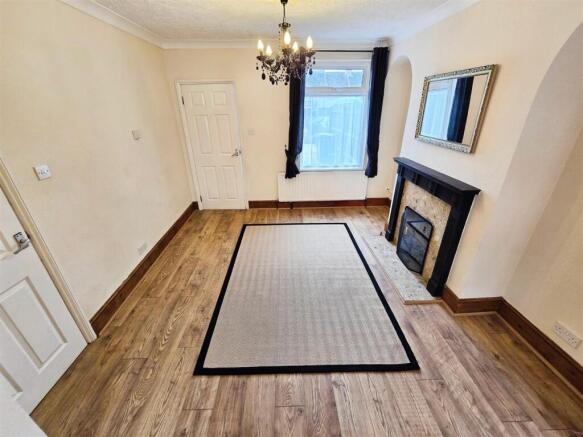 Robinson-Road-Rushden-3-Three-Bedroom-Terrace-Home