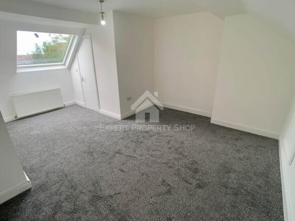 4 bed House to rent Image 12