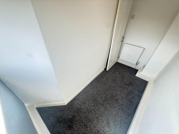 2 bed Terraced to rent Image 9