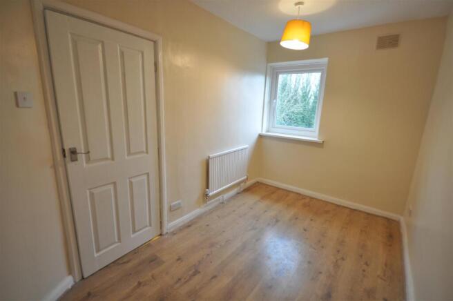 2 bed Apartment to rent Image 8