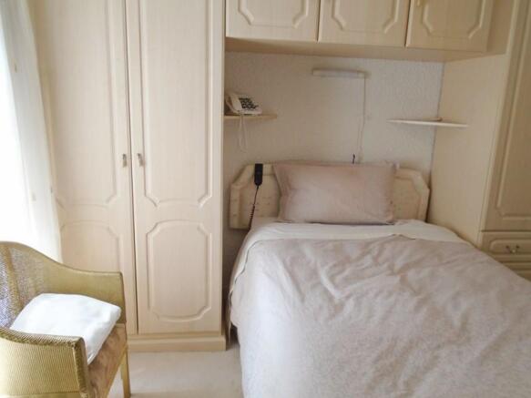 Photo 8