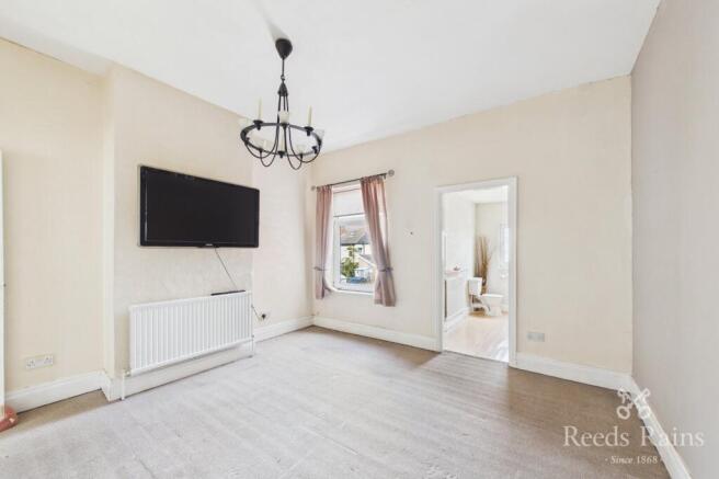3 bed Terraced to rent Image 3